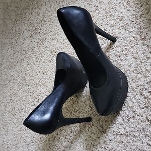 Jessica Simpson platform heels